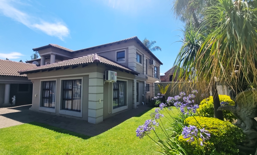 5 Bedroom Property for Sale in Melodie North West